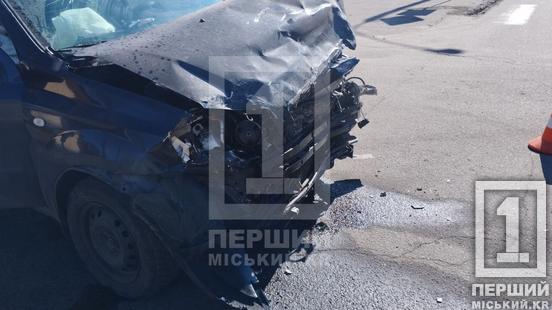 Ранковий поспіх закінчився аварією: на Кармелюка не розминулися Chevrolet та Skoda1