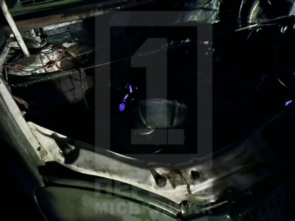 У Кривому Розі на вулиці Вадима Гурова вщент згорів припаркований мікроавтобус2