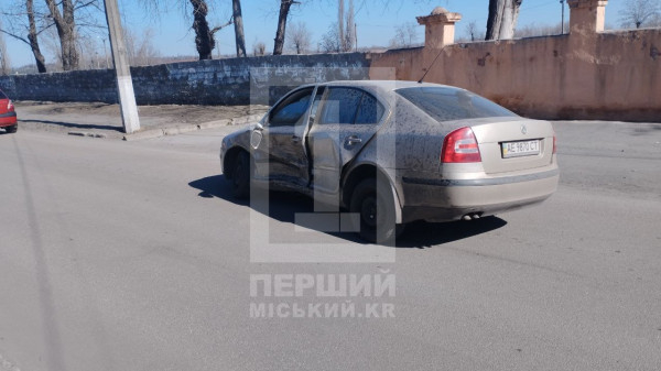 У Кривому Розі в районі ПівдГЗК зіткнулися два автомобілі2