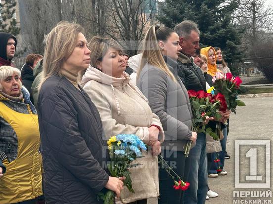 У Кривому Розі відкрили меморіальні дошки захисникам Дмитру Рущаку, Денису Слюсарю та Олегу Чувпилу1