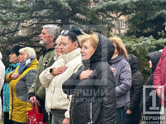 У Кривому Розі відкрили меморіальні дошки захисникам Дмитру Рущаку, Денису Слюсарю та Олегу Чувпилу2