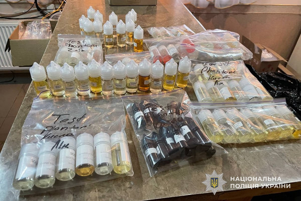 У Кривому Розі викрили виробників фальсифікованих рідин для вейпів3
