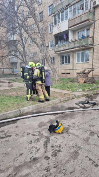 У Кривому Розі з багатоповерхівки врятували 15 людей під час пожежі5