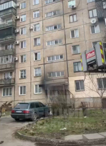 У Кривому Розі з багатоповерхівки врятували 15 людей під час пожежі6