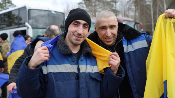 Україна повернула з російського полону 302 людей0