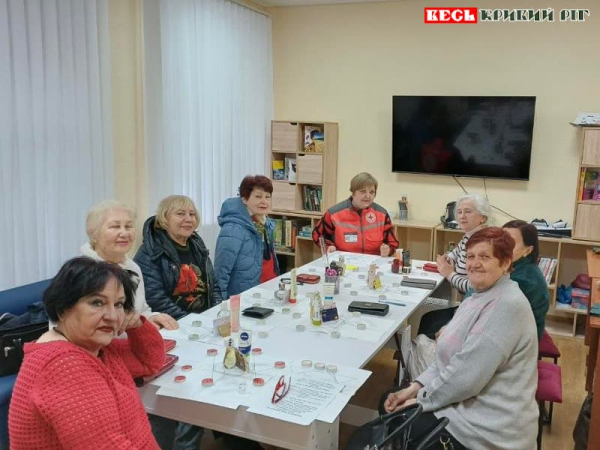 Медитативне малювання спробували в клубі Авторитет в Кривому Розі