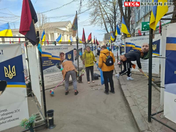 Толока на Меморіалі &laquo;Куби пам&rsquo;яті на Поштовому&raquo; в Кривому Розі