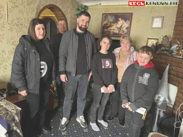 Дмитро Оганесов відвідав прийомну родину в Новопіллі Криворізького району