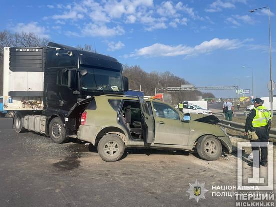 Вантажівка протаранила іномарку, один з керманичів загинув: у ДТП на Львівщині потрапив чоловік із Дніпропетровщини1
