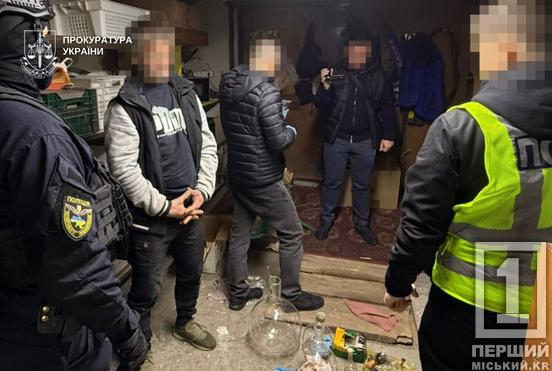 «Варили» мет в одній квартирі, фасували – в іншій: у Дніпрі заблокували роботу нарколабораторії3