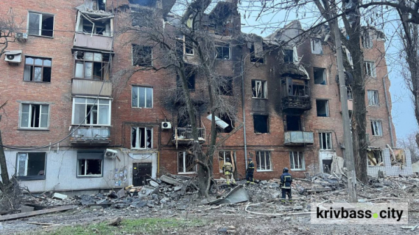 Зруйнований будинок у Кривому Розі після російської атаки