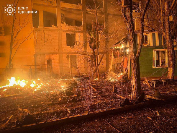 Вночі дрони атакували південь Одещини: сталася пожежа на базі відпочинку2