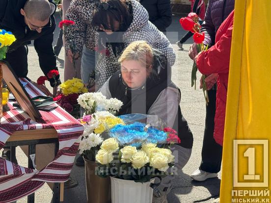 Йому навіки 28: у Кривому Розі відкрили меморіальну дошку аеророзвіднику Віктору Кушніру8