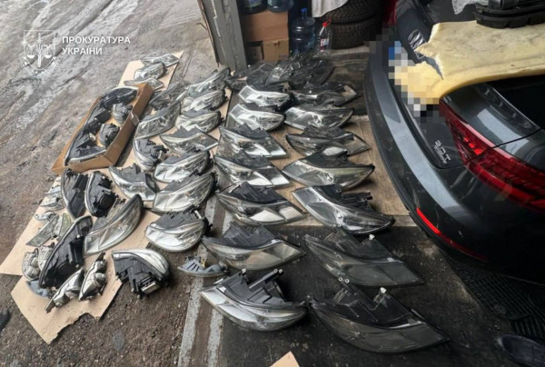 Крадіжки автозапчастин на мільйони: у Дніпрі викрили злочинну схему0