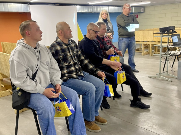 Криворізька молодь та захисники провели дискусію у межах проєкту «Спілкуй.Ветеран»0