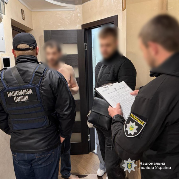 На Дніпропетровщині викрили телефонних шахраїв, які привласнювали кошти громадян через перевипуск SIM-карт0