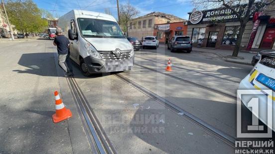 На Свято-Миколаївській через зіткнення автівок постраждала пішохідка1