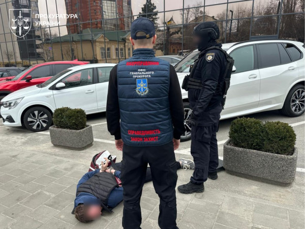 Обіцяли кохання і прибуток: у Дніпрі викрили шахраїв міжнародного масштабу3