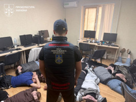 Обіцяли кохання і прибуток: у Дніпрі викрили шахраїв міжнародного масштабу