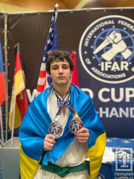 Переможні поєдинки у Німеччині: криворізькі рукопашники відзначилися на першому Кубку світу3