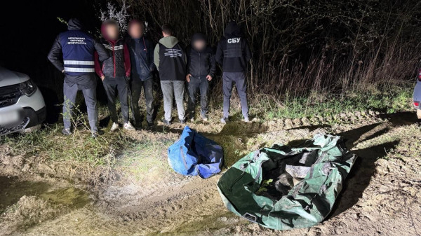 Переправляли чоловіків через Тису за тисячі доларів: правоохоронці викрили два канали5