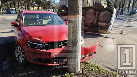 Після зіткнення опинилася на боку: на перехресті вул. Степана Тільги та Мистецької перевернулася Mazda2