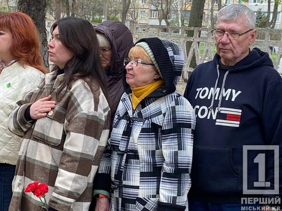 Почесті для Героя: на честь криворізького нацгвардійця Романа Гладуна відкрили меморіальну дошку3