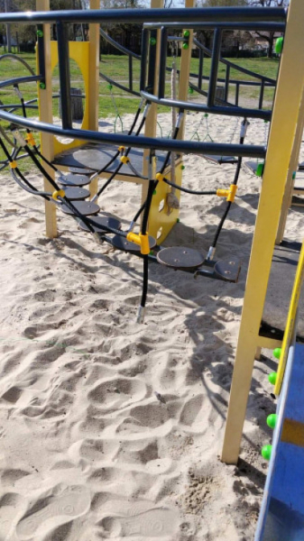 Пошкодили новий дитячий майданчик у Кривому Розі2