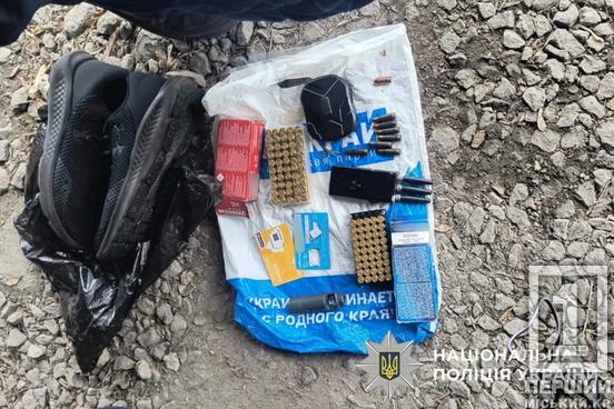 Продавав зброю поштою: адвокат з Дніпра облаштував у своєму гаражі цілий арсенал4