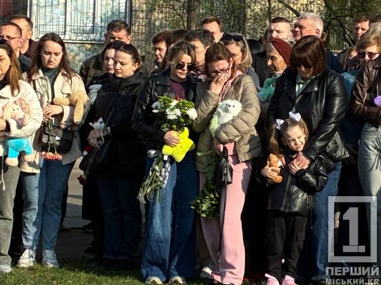 Рік невимовного болю: Кривий Ріг вшановує пам’ять жертв ракетного удару на вулиці Різниченка2