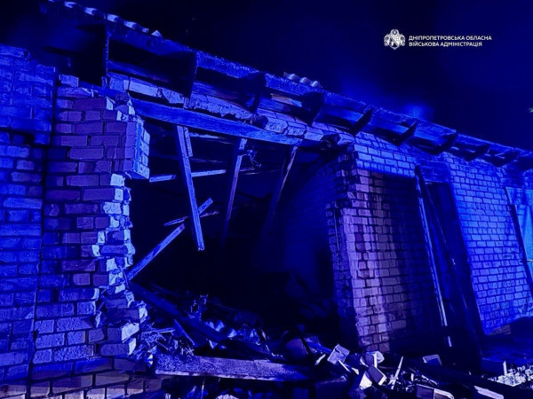 Російські війська атакували Дніпро: сталася пожежа на території навчального закладу3