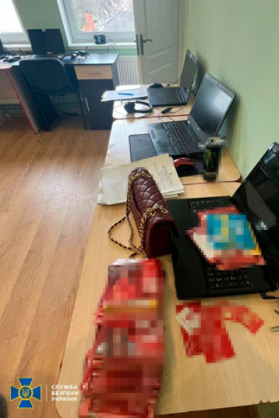 СБУ та Нацполіція викрили шахрайський кол-центр, який видурював кошти в українських військових0