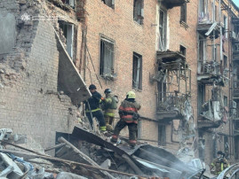 У Дніпрі з-під завалів дістали тіла двох загиблих: під руїнами можуть бути ще люди