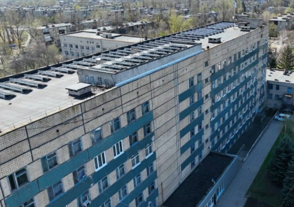 У Кривому Розі продовжується комплексна модернізація медичних закладів: у 16-й лікарні встановили потужну сонячну електростанцію та оновили реабілітаційне відділення1