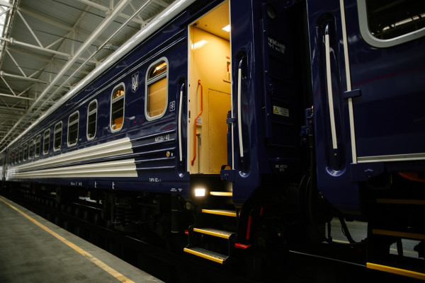 Укрзалізниця отримала нові вагони: перша партія вже на коліях0