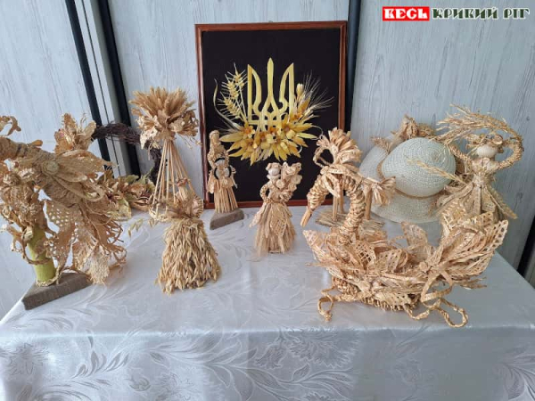 Обереги з соломи виготовили в Саксаганському терцентрі в Кривому Розі