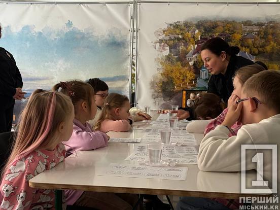 Великодні пряники та підтримка: патрульні Кривого Рогу провели майстер-клас для дітей з Маріуполя1