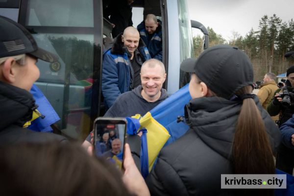 Великодній обмін 11 квітня: з російського полону повернулись троє захисників з Криворіжжя 4