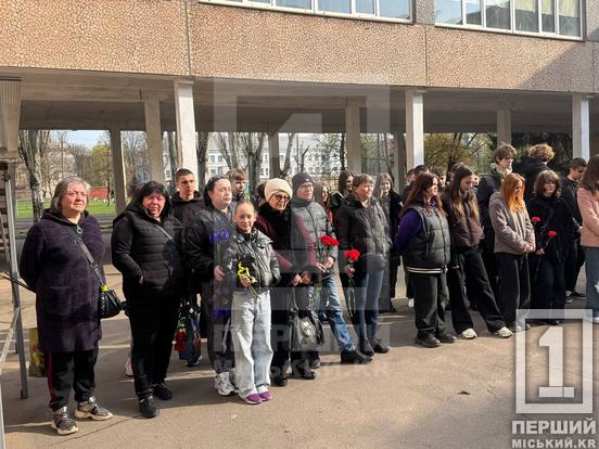 Вічна згадка про подвиг: на честь криворіжця Олександра Волкова встановили пам’ятну табличку3