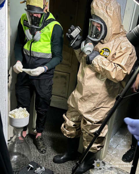 Вилучили психотропів на понад 6 мільйонів гривень: поліція Дніпра ліквідувала масштабну нарколабораторію3