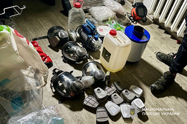 Вилучили психотропів на понад 6 мільйонів гривень: поліція Дніпра ліквідувала масштабну нарколабораторію4