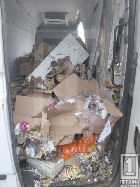 Ворожий дрон у Нікополі поцілив у авто з пасками: люди дивом залишилися живі1