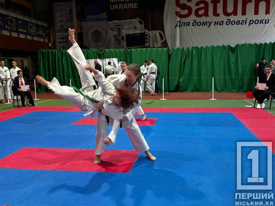 Впевненість у рухах та власних можливостях: Криворізькі каратисти привезли понад 150 медалей із чемпіонату України6