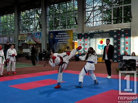Впевненість у рухах та власних можливостях: Криворізькі каратисти привезли понад 150 медалей із чемпіонату України5