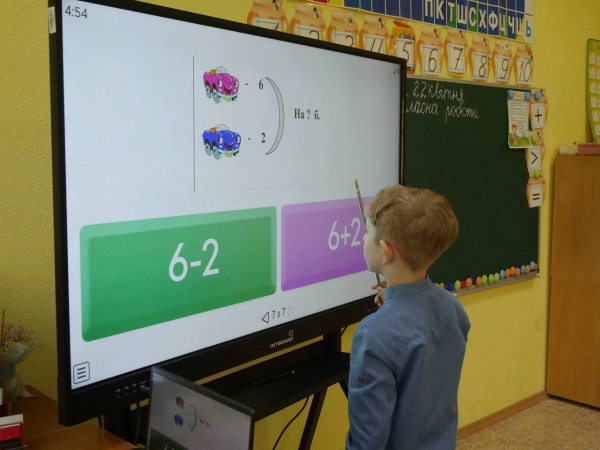 Завдяки підтримці міста з 2023 року криворізькі підприємці отримали вже понад 293,7 млн грн грантових коштів на розвиток власної справи, що дозволило створити 845 нових робочих місць3