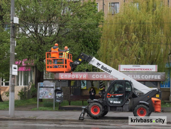 Зручність для пасажирів: у Кривому Розі збільшують кількість електронних табло на зупинках1