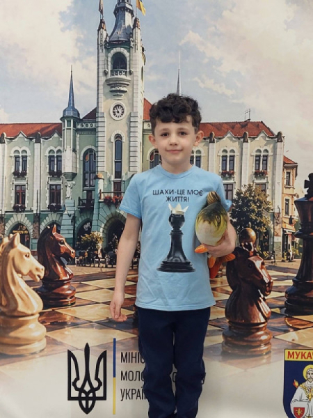 7-річний шахіст із Кривого Рогу здобув одразу три нагороди на чемпіонаті України