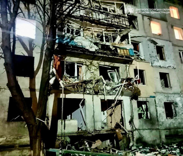Атаки на Дніпропетровщині: троє поранених, пожежі та руйнування0