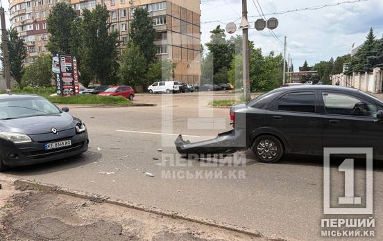 Гальма не спрацювали: поблизу «Україночки» Renault наздогнав Chevrolet