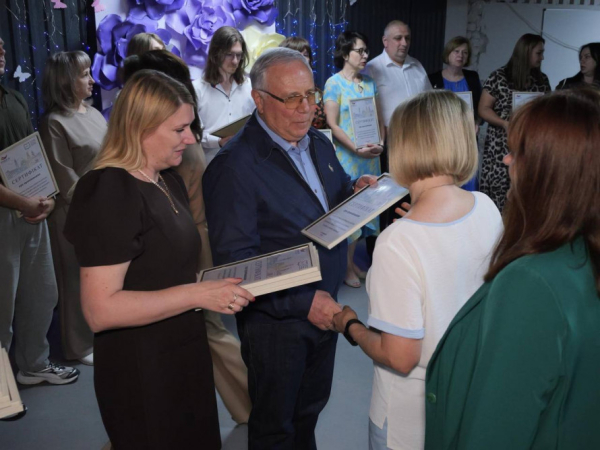 Кожен талант починається з Вчителя: у Кривому Розі нагородили 100 освітян